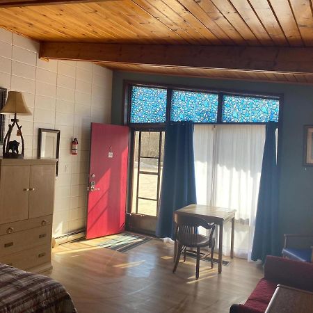 Huron Sands Motel And Restaurant Providence Bay Εξωτερικό φωτογραφία