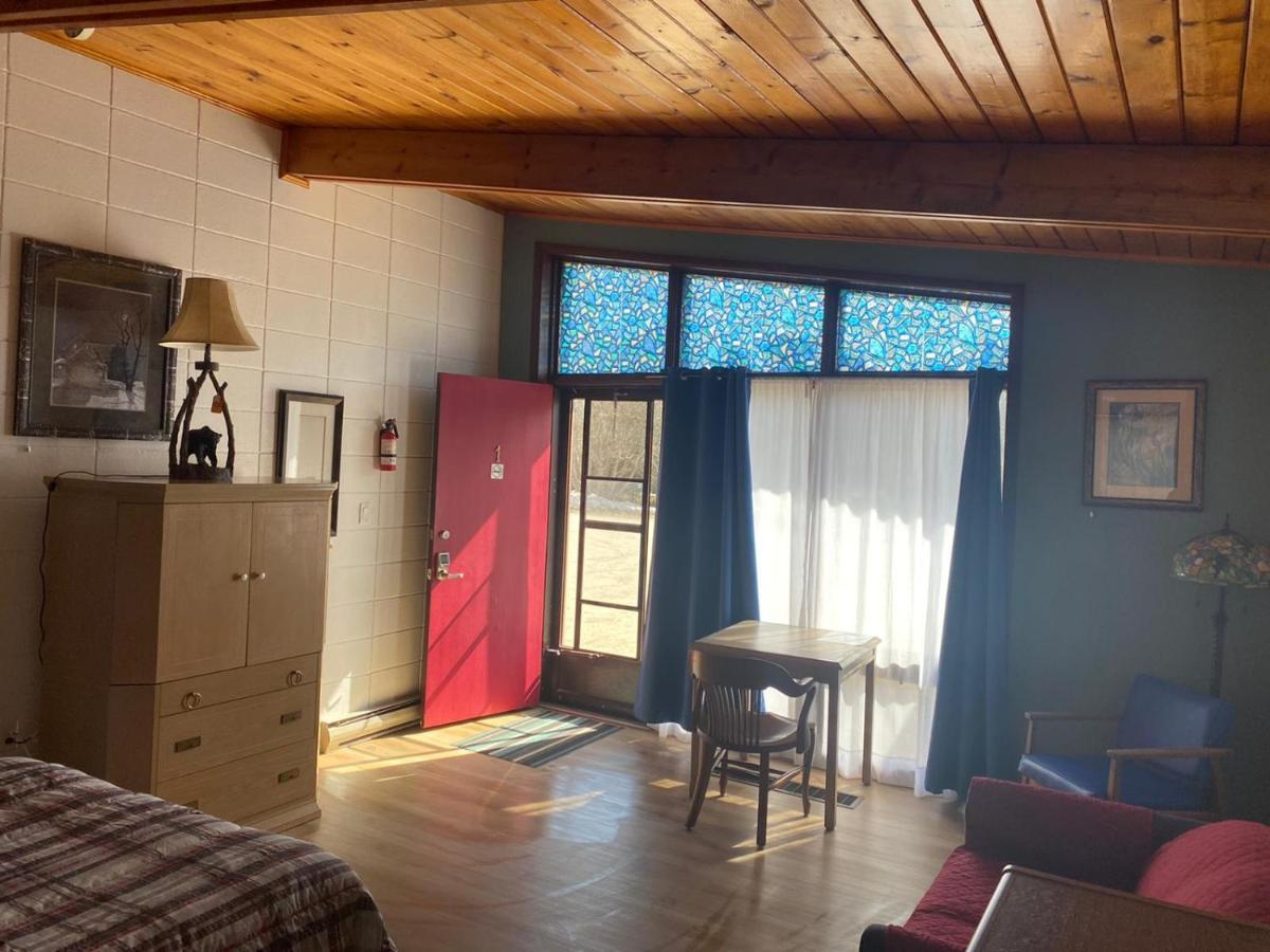 Huron Sands Motel And Restaurant Providence Bay Εξωτερικό φωτογραφία