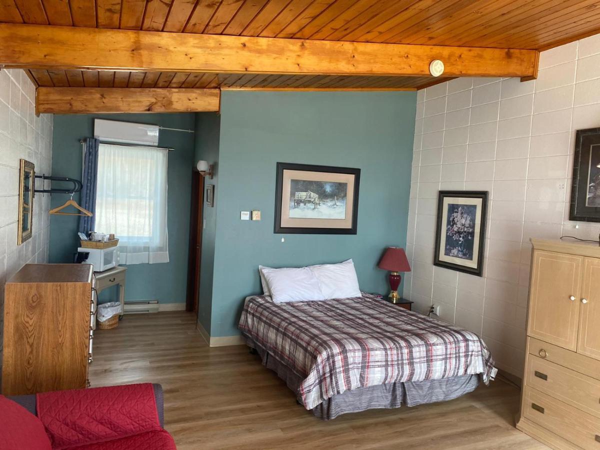 Huron Sands Motel And Restaurant Providence Bay Εξωτερικό φωτογραφία